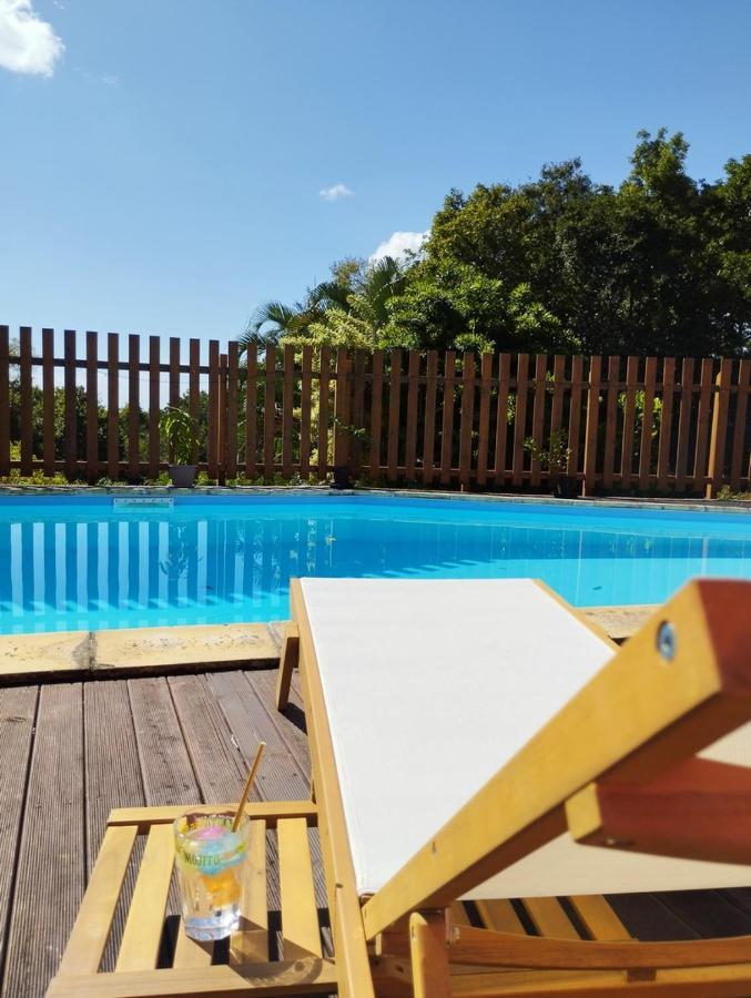 Kaz Kalina - Gites Avec Piscine Partagee Bouillante Esterno foto